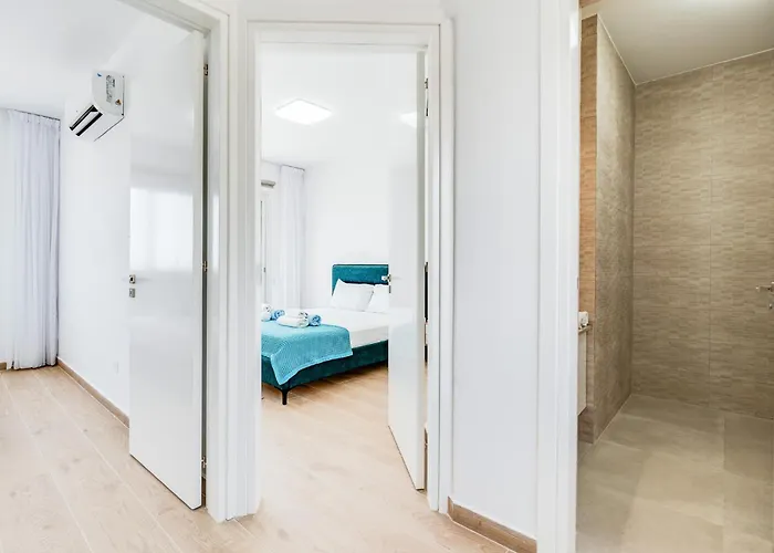 Villa Wave Blue By Ezoria Klorakas