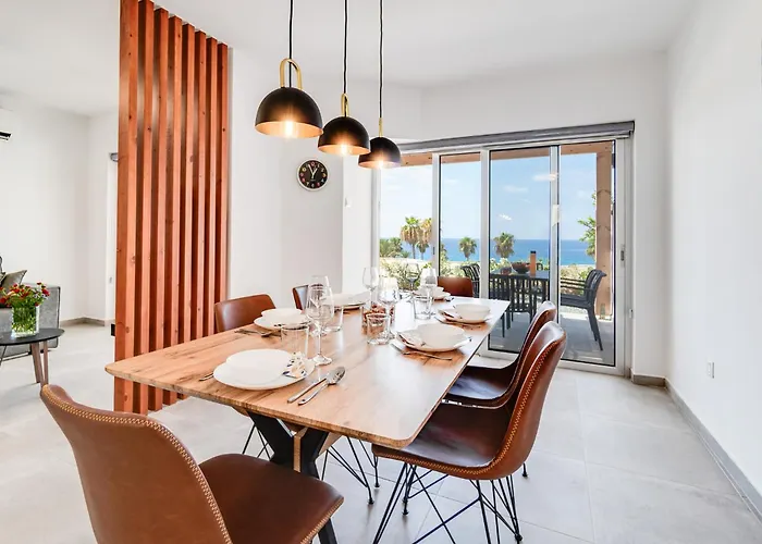 Wave Blue By Ezoria Villa Klorakas