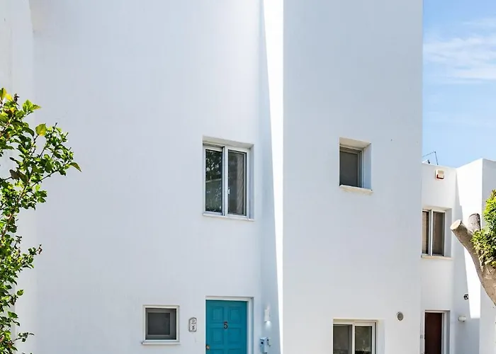 Wave Blue By Ezoria Villa