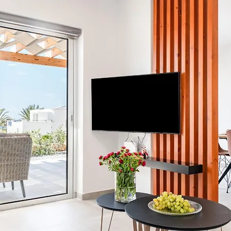 Wave Blue By Ezoria Klorakas