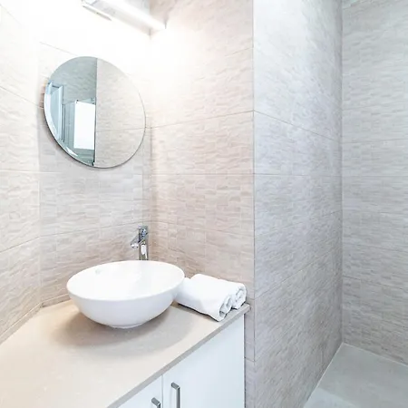 Villa Wave Blue By Ezoria