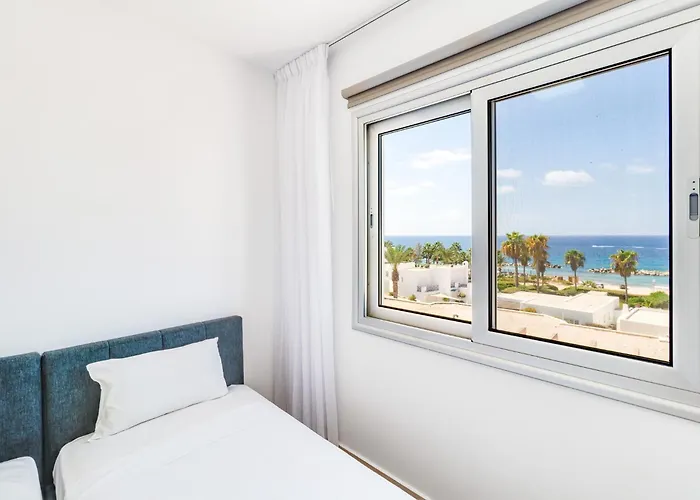 Villa Wave Blue By Ezoria