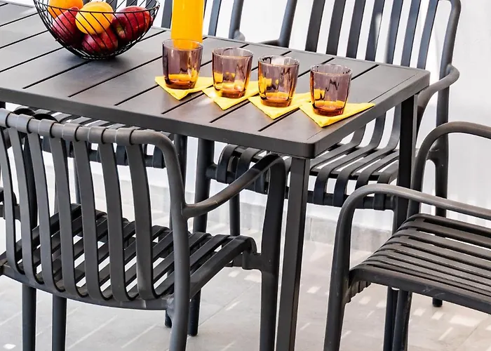 Wave Blue By Ezoria Klorakas