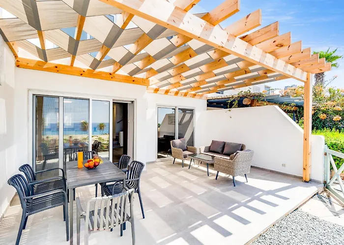 Villa Wave Blue By Ezoria